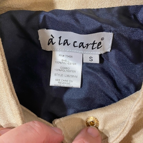 A La Carte Sleeveless Vest Small (FQ) - Picture 8 of 12